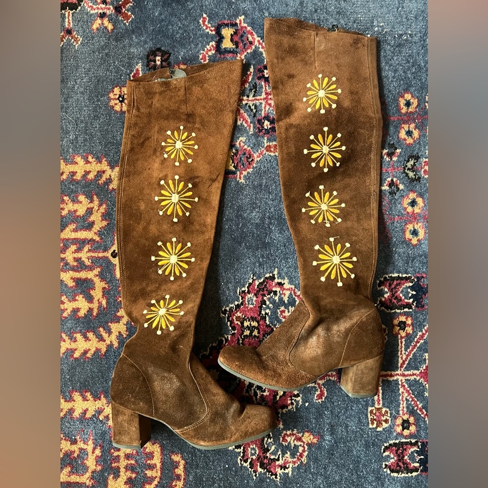 EXTREMELY RARE | Vintage 1970’s Fox & Fluevog Brown Suede Knee High Boots